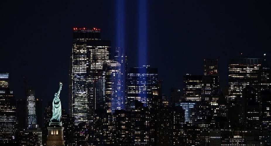The public art installation “Tribute in Light”, which pays tribute to the victims of the 11 September 2001 attacks, lights up the southern Manhattan skyline, as seen from Bayonne, New Jersey, on September 10, 2026. -  Leonardo Munoz, AFP