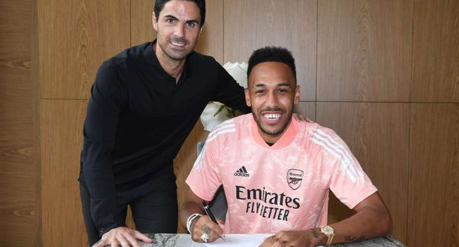 Aubameyang Signs New Contract With Arsenal