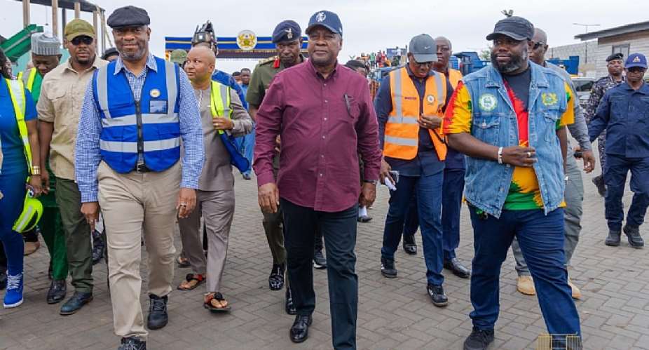 Mahama commissions evacuation of Agbogloshie waste heaps to AdepaEngineered Landfill Sites near Nsawam