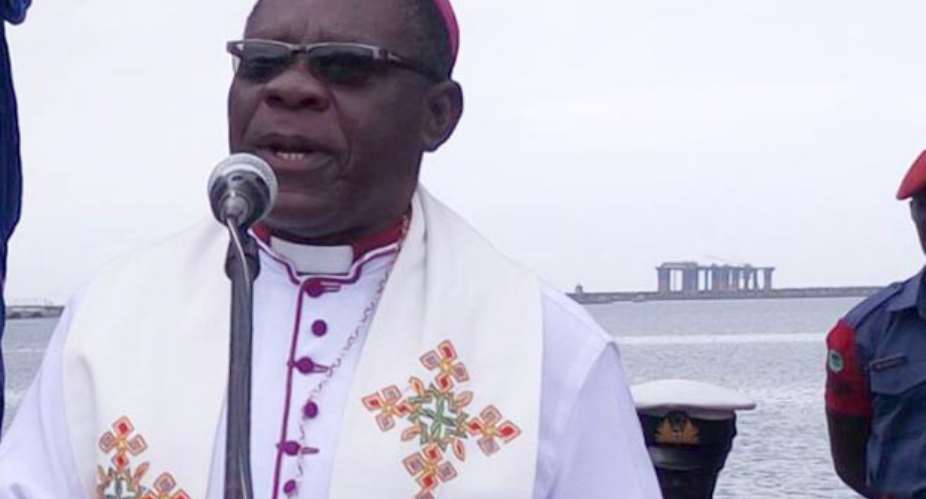Bishop Otoo delievering the sermon