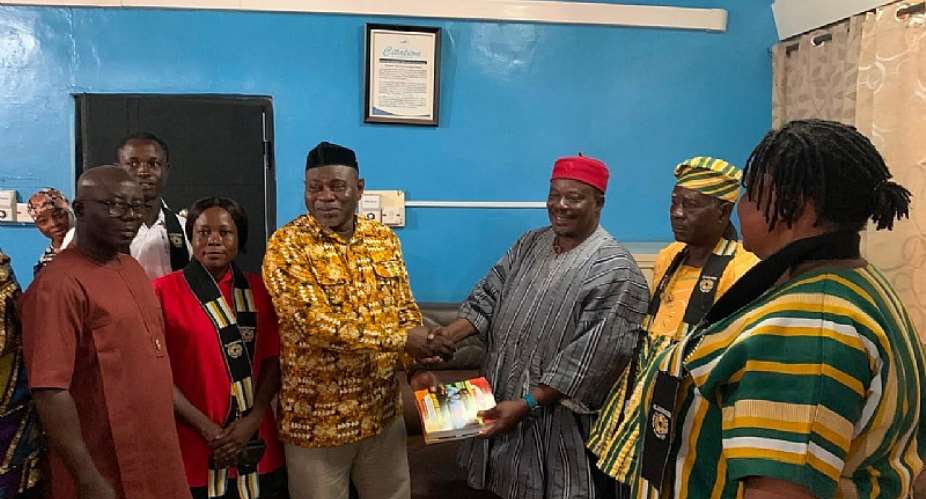 Alagumgube advances Guren education with donations of lesson books