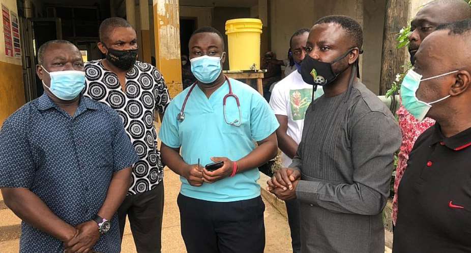 Ghana FA Delegation Visits Offinso Accident Victims At KATH