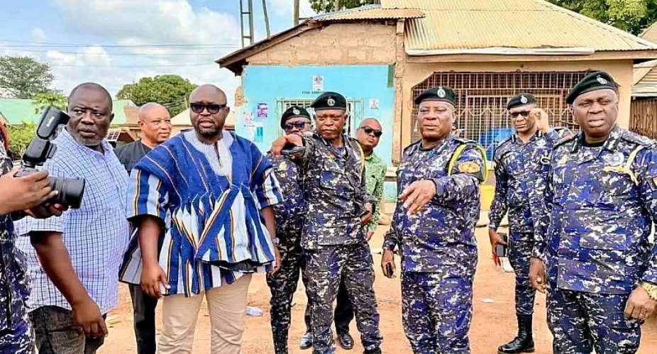Savannah Regional Minister, IGP Yohuno visit Gbindabuor following lynching of police officer
