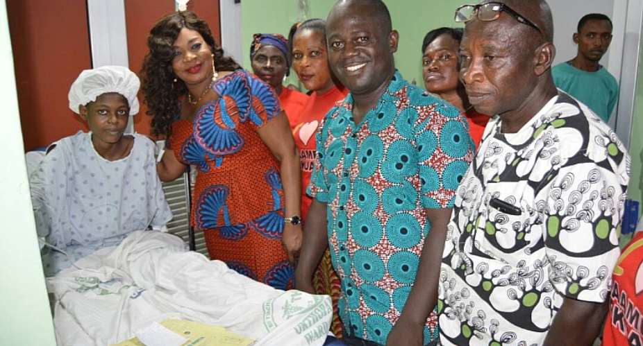 Hon Queenstar Maame Pokuah Sawyerr Donates To Save A Life