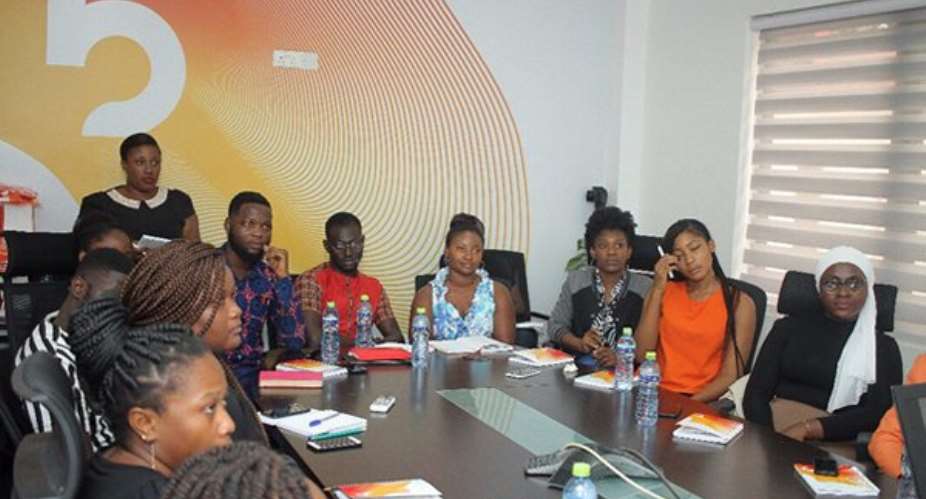 Busy Internet Selects 12 Finalists For Glitz Fashion Competition