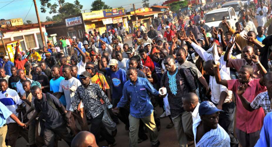 Uganda: Stop clampdown on supporters of presidential age limit