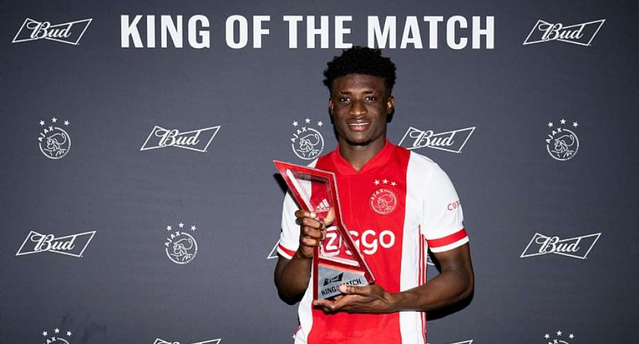Ajax forward Mohammed Kudus with his MoTM award after impressing in the team's 3-0 win against Heracles
