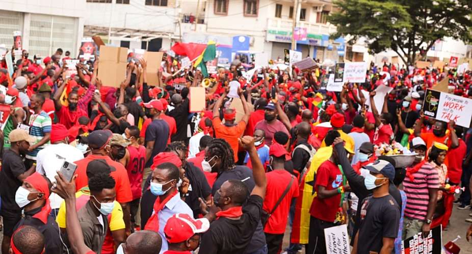 Lawyer group pledges support for potential victims of police brutality during #ReOccupyJulorbiHouse protest