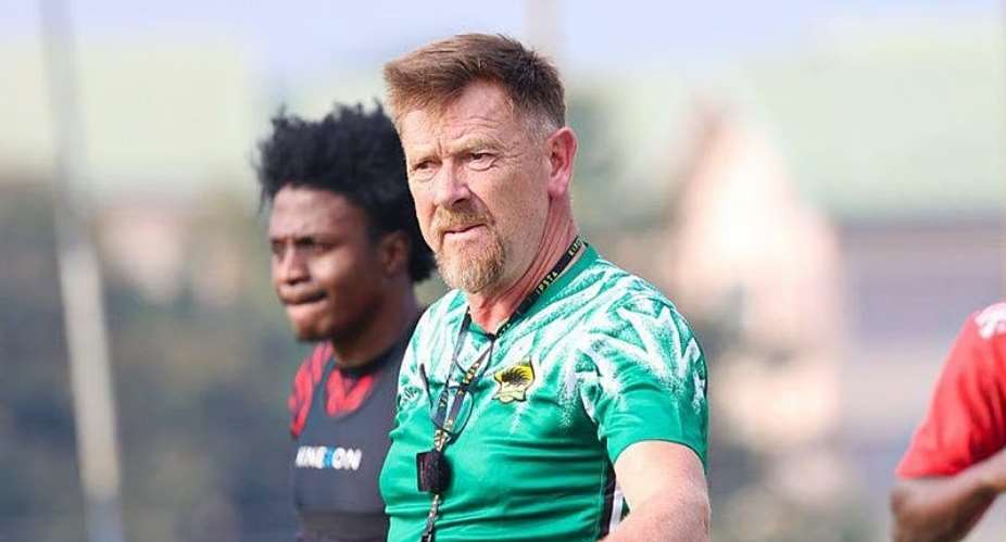Asante Kotoko: Eric Tinkler defends Ghana pitch comments; insists focus is on entertaining fans