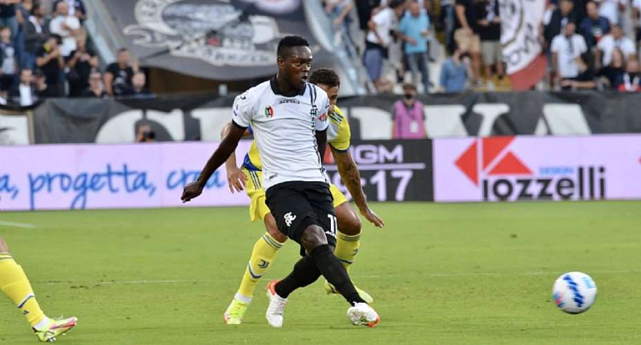 Ghana winger Emmanuel Gyasi scores with a stunning effort in Spezias narrow defeat to Juventus
