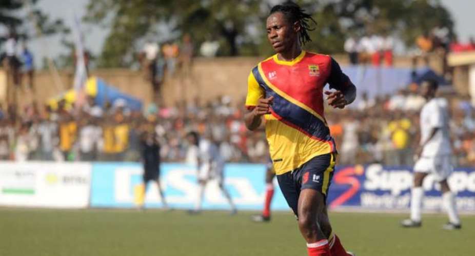 Hearts star Mustapha Essuman blames players not Kenichis exit for failing to win league