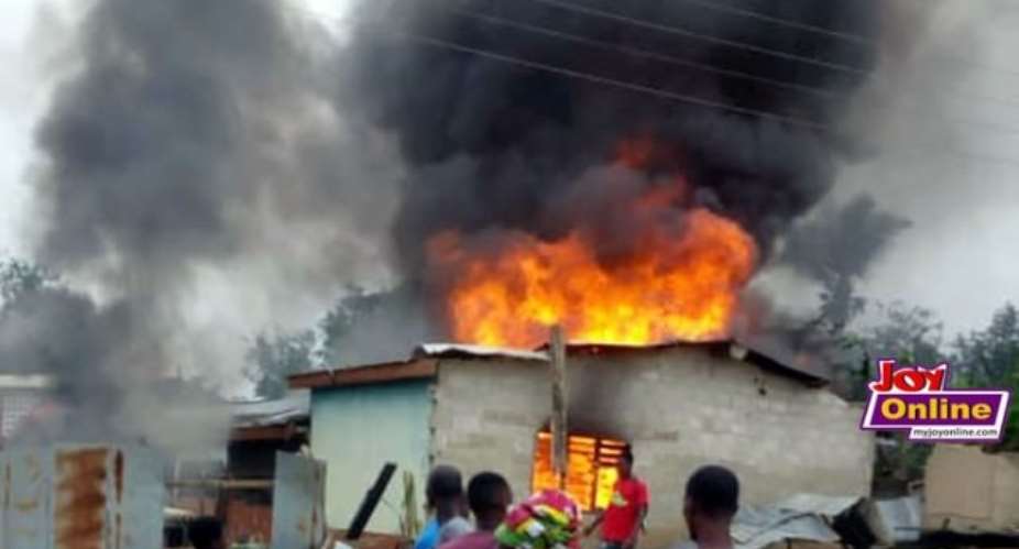 Abura-Dunkwa: Irate Youth Set Houses On Fire