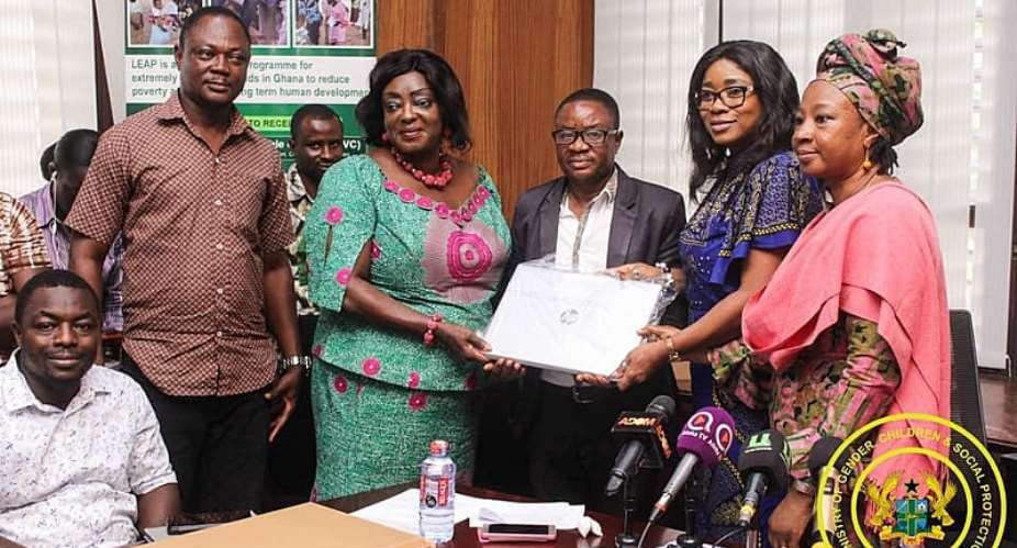 Gender Ministry Presents 206 HP laptops To Social Workers Of Leap Programme