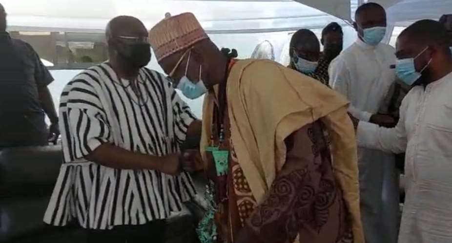 Accra Zabarma Chief visit Bawumia to console him over death of mother
