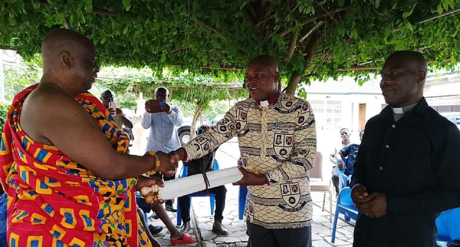 EPCG honours Togbe Adza Nye IV for support towards church development