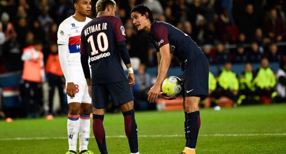 Edinson Cavani 'Rejects Offer Of 1m' From Club To Hand Over Penalty Duties To Neymar