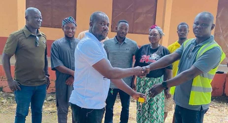 Nikyema Billa Alamzy renovates, hands over Katiu Primary School to GES