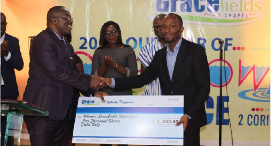 Young Online Marketing Developer Receives 5000 As Winner Of The Maiden Gracefields Apprenticeship Mentorship Reality Program