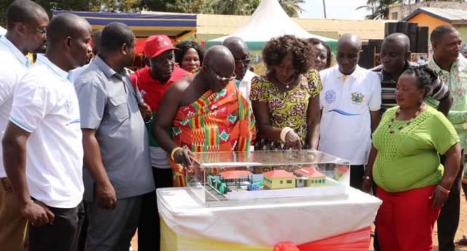 Gov't launches project to clean beaches, promote fishing industry