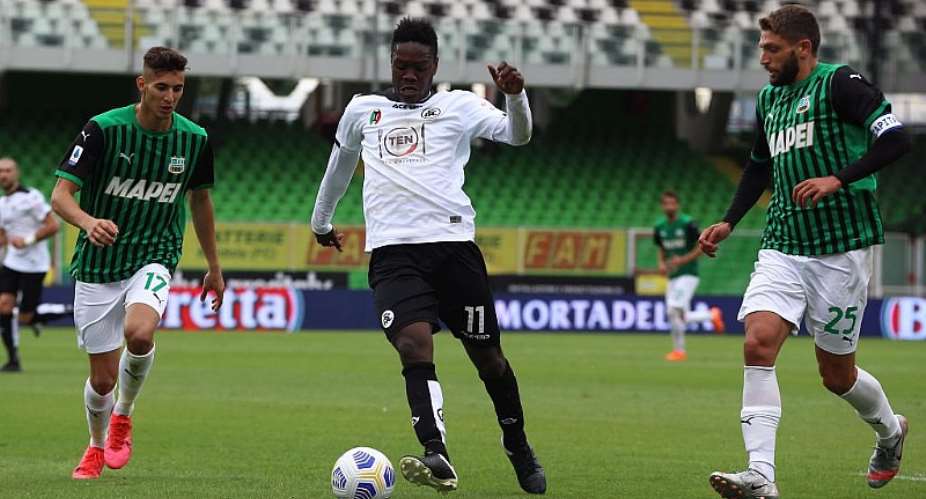 Emmanuel Gyasi in action against Sassuolo. Photo CreditSpezia Calcio