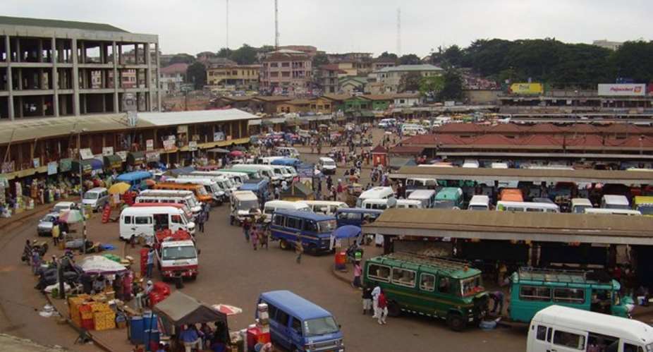 Filth engulfs Kumasi as political crisis grounds KMA