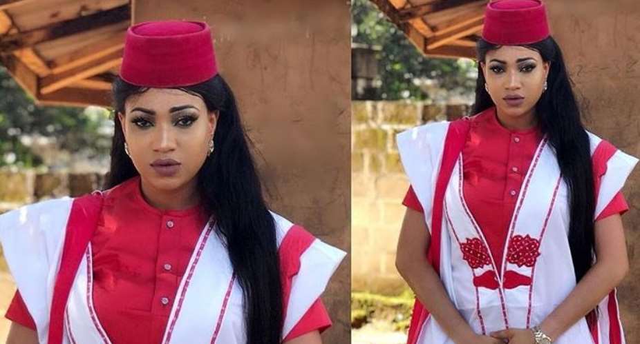 Nollywood Actress, Queeneth Hilbert, Steps out in Sexy Agbada