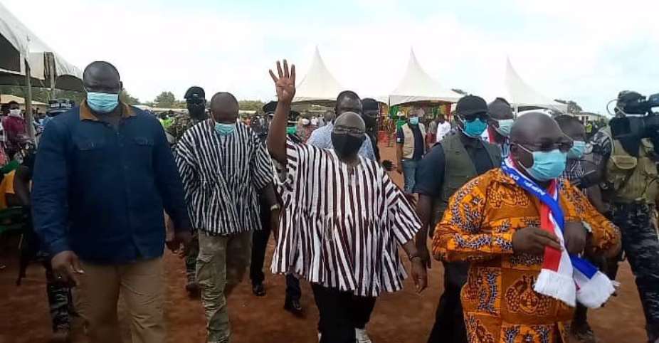 Watch How Heavy Storm Carried Away Bawumia, Disrupts Campaign Activities At Nsawkwa