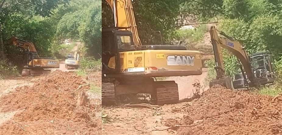 Amenfi Central DCE commences reshaping of deplorable roads