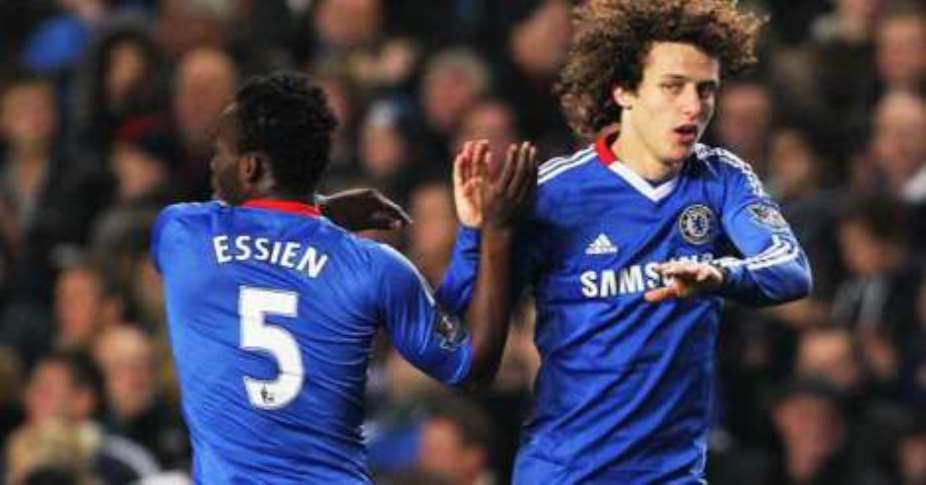 Michael Essien: Ghanaian midfielder praises David Luiz's return to Chelsea