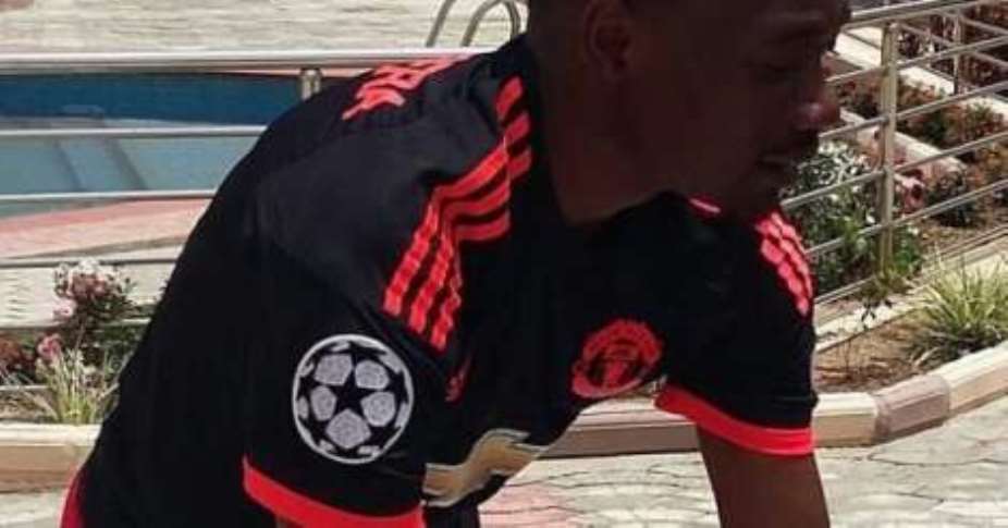 PHOTO: Ahmed Musa spotted in Man United jersey