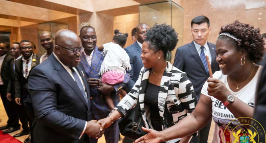 President AKufo-Addo exchanging pleasantries with Ghanaians in Shangdong
