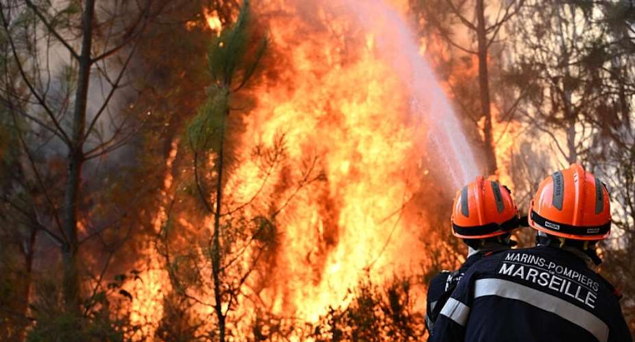 Frances firefighters have been heavily called upon this summer to tackle a series of wildfires, like here in Gironde, and are now campaigning for better pay and more ressources. -  Emma Da Silva / AP