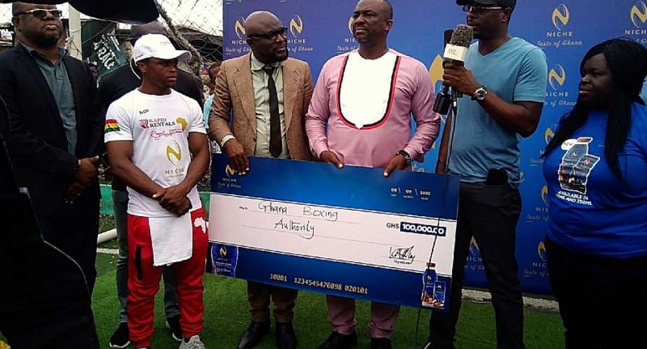 Isaac Dogboe fulfills promise to GBA as he pays Ghc100,000 development levy