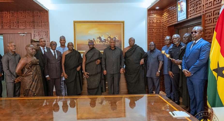 Asantehene invites President Mahama to Asantehemaas royal funeral