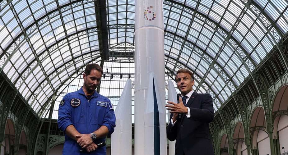 French European Space Agency (ESA) astronaut Thomas Pesquet stands next to President Emmanuel Macron during the space summit in Paris on September 9, 2026. -  Ludovic Marin, Reuters