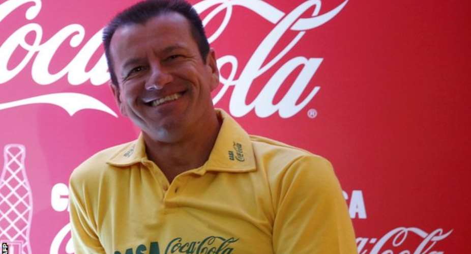 Dunga picks Brazil squad with 10 World Cup players