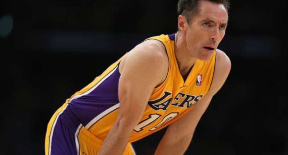 Steve Nash explains injury to Lakers fans