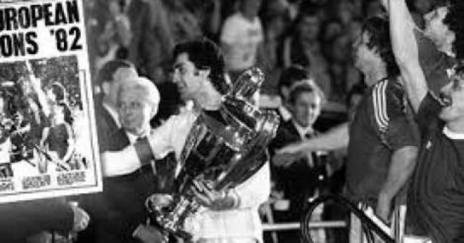Today in history: Real Madrid win two straight European Cup titles