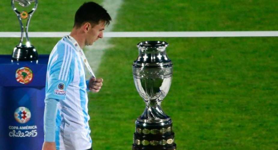 Lavezzi: Messi's gonna win something soon