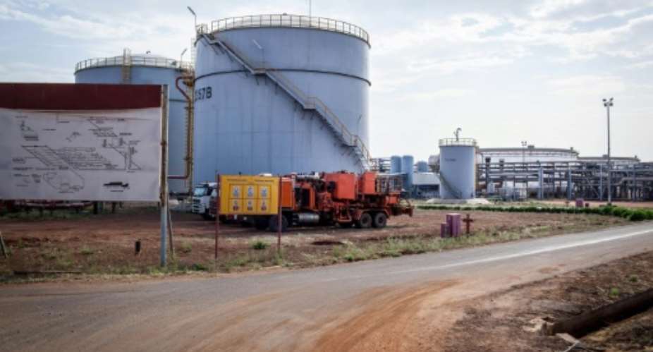 A view of an oil facility in the South Sudanese town of Paloch, on March 2, 2014 -- the US has imposed restrictions on exports of US technical support to the South Sudanese oil industry.  By ANDREI PUNGOVSCHI AFPFile