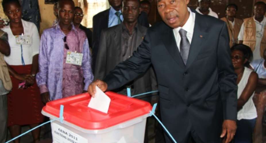 Benins President Boni Yayi casts his vote in parliamentary elections at a polling station in Cadjehoun primary school in Cotonou on April 30, 2011.  By Fiacre Vidjingninou (AFP)