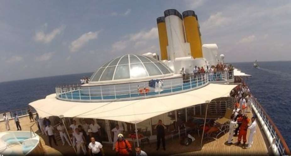 More than 1,000 people on board the Costa Allegra spent a second night on the  decks in high temperatures.  By  (AFP/Seychelles Coast Guard/File)