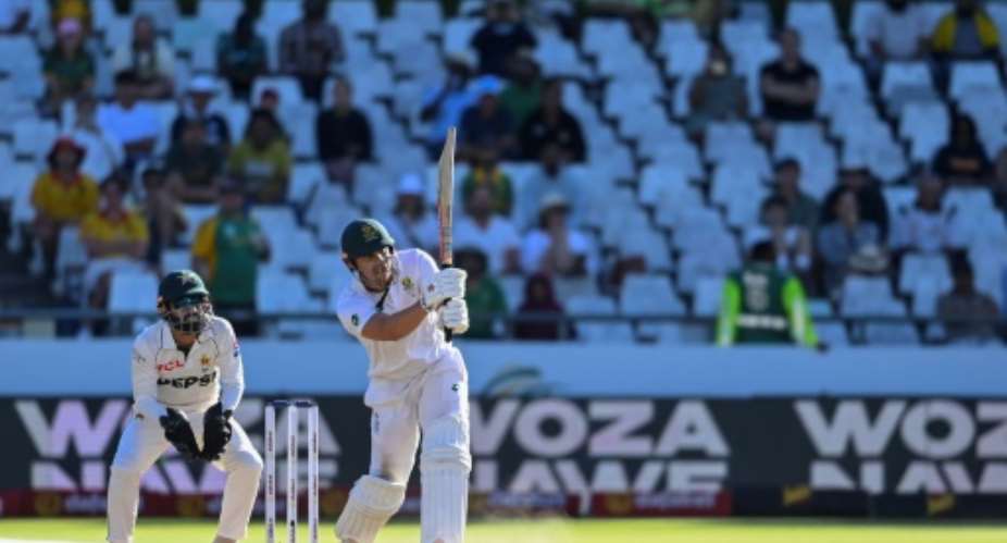David Bedingham (R) helped South Africa race to a victory target of just 58.  By Rodger Bosch (AFP)