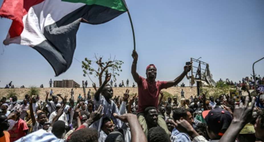 Demonstrators in Sudan have kept up protests outside army headquarters in Khartoum even after the military toppled Omar al-Bashir on April 11.  By OZAN KOSE AFP
