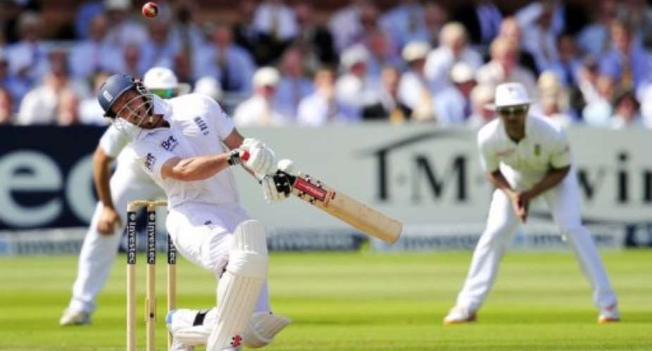 Andrew Strauss avoids a short ball from South Africa's Morne Morkel.  By Glyn Kirk AFP