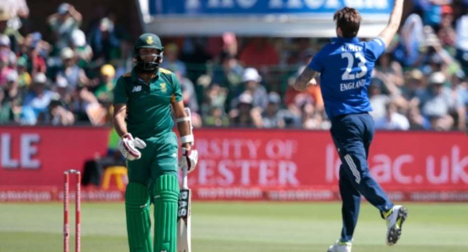 England cricketers go two-up against South Africa