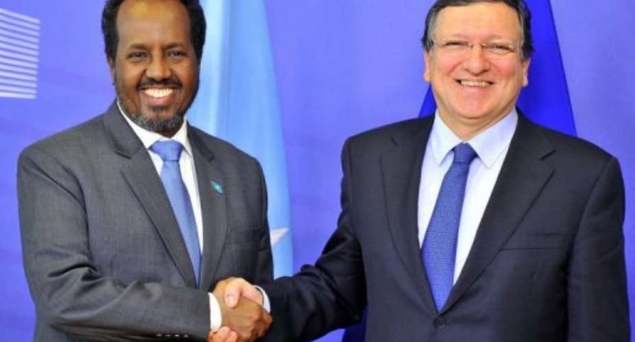 European Commission President Jose Manuel Barroso R and Somalia President Hassan Sheikh Mohamud on January 30, 2013.  By Georges Gobet AFP