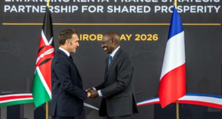 French President Emmanuel Macron (L) and Kenyan President William Ruto (R) met on Sunday.  By Luis TATO (AFP)