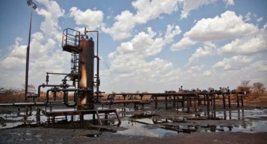 South Sudans army alleges that Sudanese warplanes bombed a Heglig oil processing facility.  By Adriane Ohanesian (AFP)
