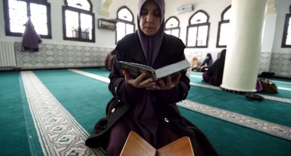 In Algeria, women 'imams' battle Islamist radicalisation
